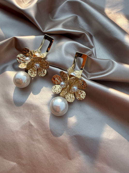 White Pearl Flower Earrings